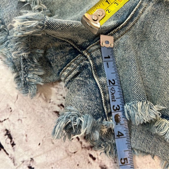 BLANK NYC Women's Denim Cut Off HOLLYWEIRD High Rise Frayed Hot Shorts Size 30 - Picture 4 of 8